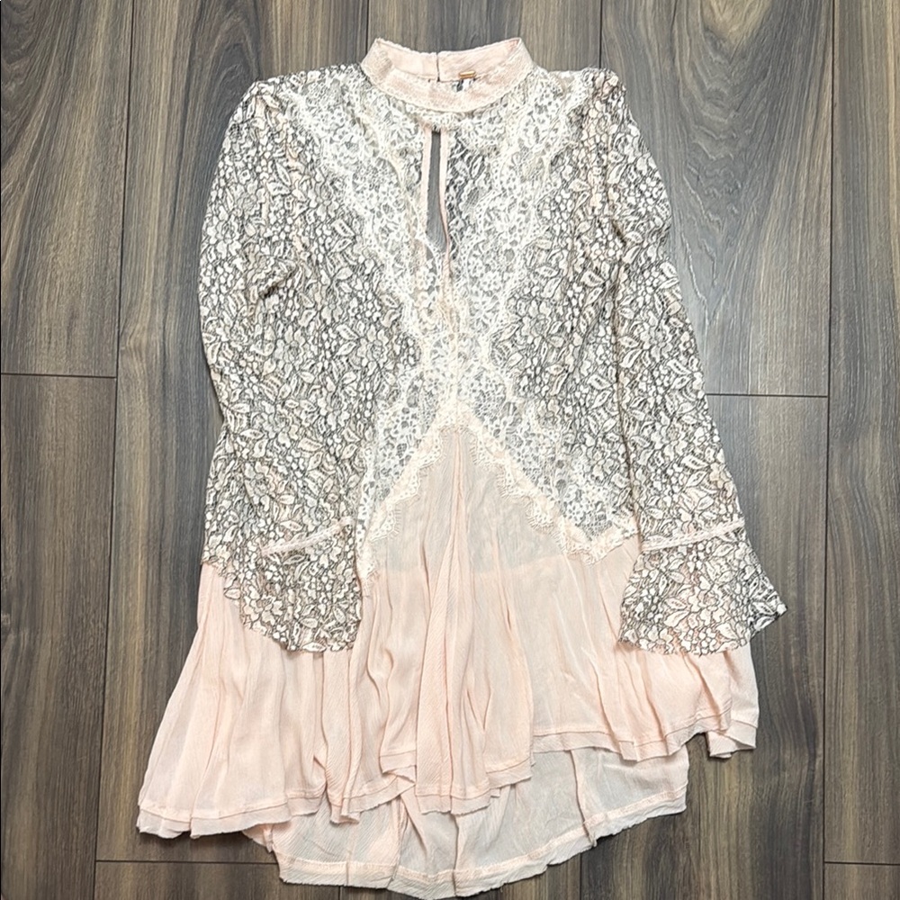 Free People “Tell Tale” mini dress/tunic Blush/Cream Small